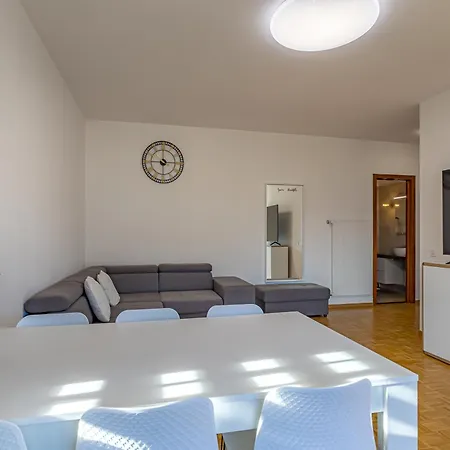 شقة Imperial Of 4 With A View Behind The Station And 10 Min From The